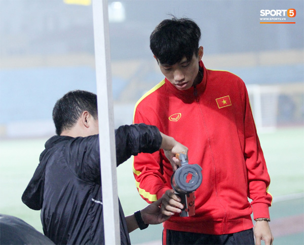 Thắng thầy Park khi chơi game Hàn Quốc, Đoàn Văn Hậu cười đầy khoái chí-8