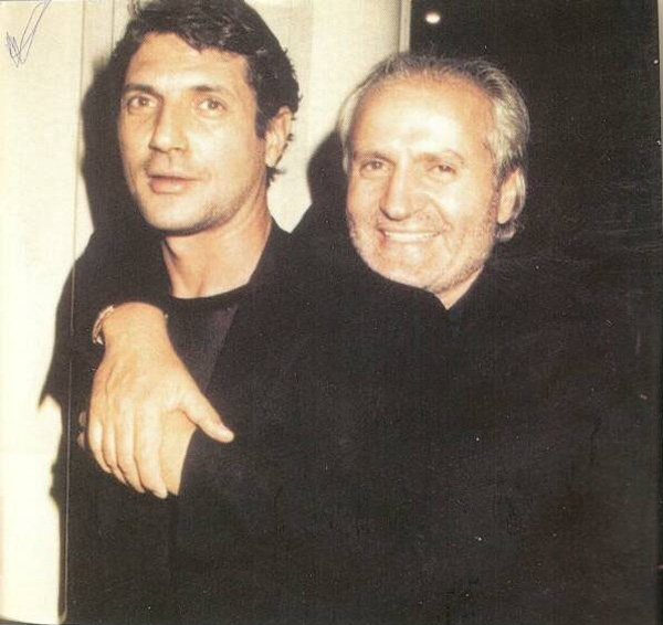 Ông hoàng thời trang Ý Gianni Versace: Cuộc đời tài hoa lẫy lừng và vụ ám sát bí ẩn đến nay vẫn chưa có một lời giải thích thỏa đáng-12