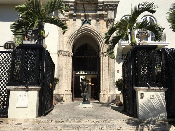 Ông hoàng thời trang Ý Gianni Versace: Cuộc đời tài hoa lẫy lừng và vụ ám sát bí ẩn đến nay vẫn chưa có một lời giải thích thỏa đáng-14