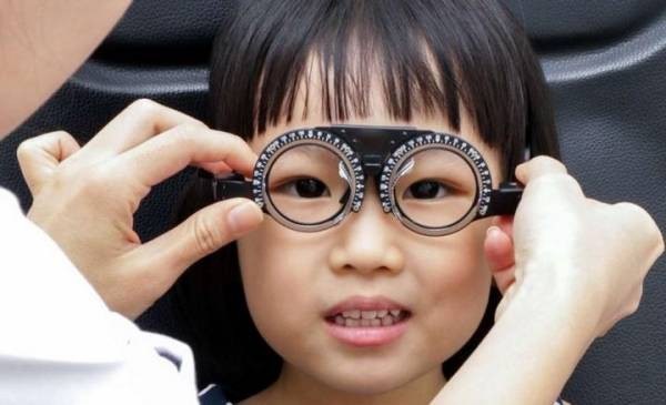 Con gái mới 2 tuổi mà đã phát triển bất thường bằng đứa trẻ 5 tuổi, cha mẹ đưa đi khám mới vỡ lẽ lỗi do mình tối nào cũng làm điều này-2