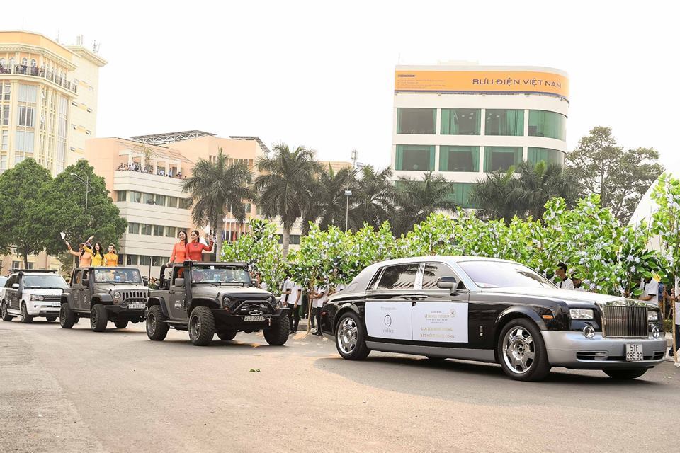 Nhà Trung Nguyên ầm ĩ ly hôn: Chồng diễn siêu xe cùng người đẹp, vợ vui vẻ từ thiện-1