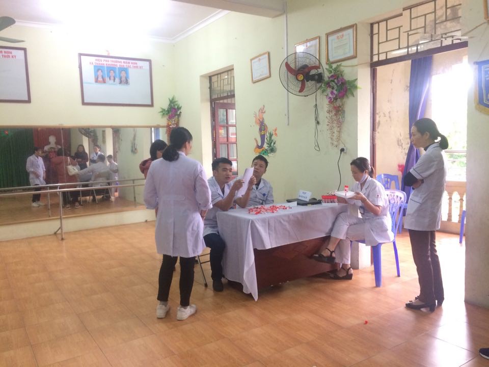 Vụ việc hàng trăm học sinh nhiễm sán: Lãnh đạo trường mầm non nghi cho trẻ ăn thực phẩm bẩn lên tiếng-2