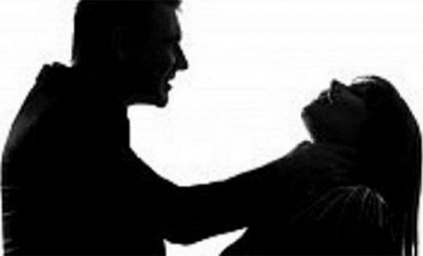 Người đàn ông có vợ dốc tiền bao gái nhưng nhận cái kết đắng lòng-1