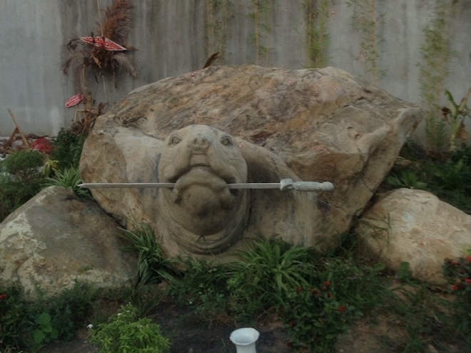 Cận cảnh rùa đá Hồn thiêng đất Việt nặng 20 tấn, 600 triệu không bán-5