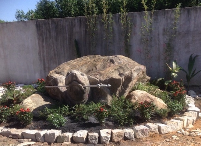 Cận cảnh rùa đá Hồn thiêng đất Việt nặng 20 tấn, 600 triệu không bán-7