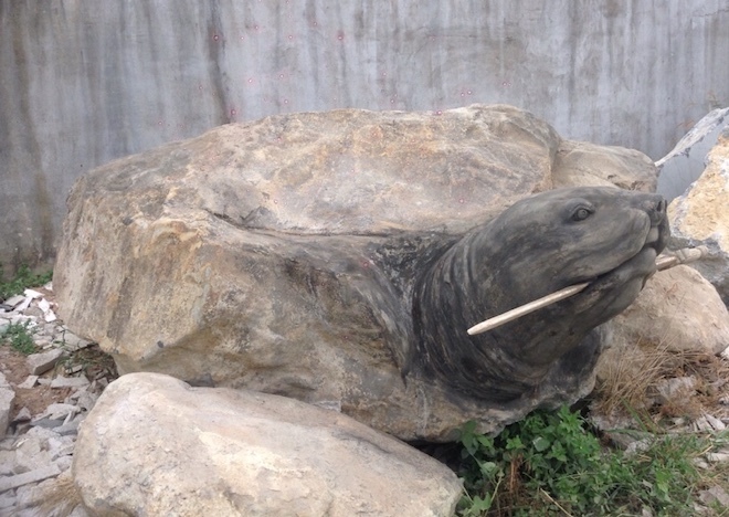 Cận cảnh rùa đá Hồn thiêng đất Việt nặng 20 tấn, 600 triệu không bán-8