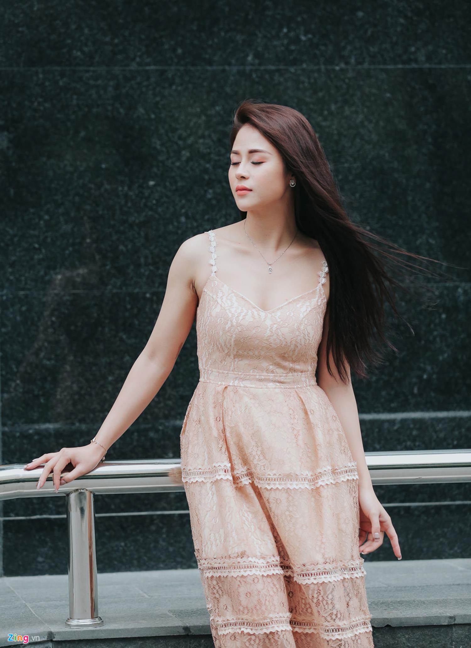 Hết thời gầy nhẳng Thu Trang sở hữu body sexy như Hoa hậu  2sao