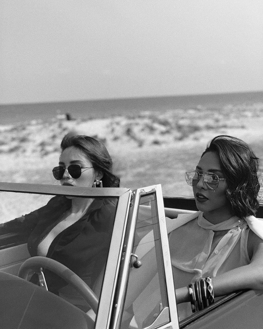 Kỳ Duyên khoe ảnh bikini táo bạo, dính như sam với Minh Triệu-1