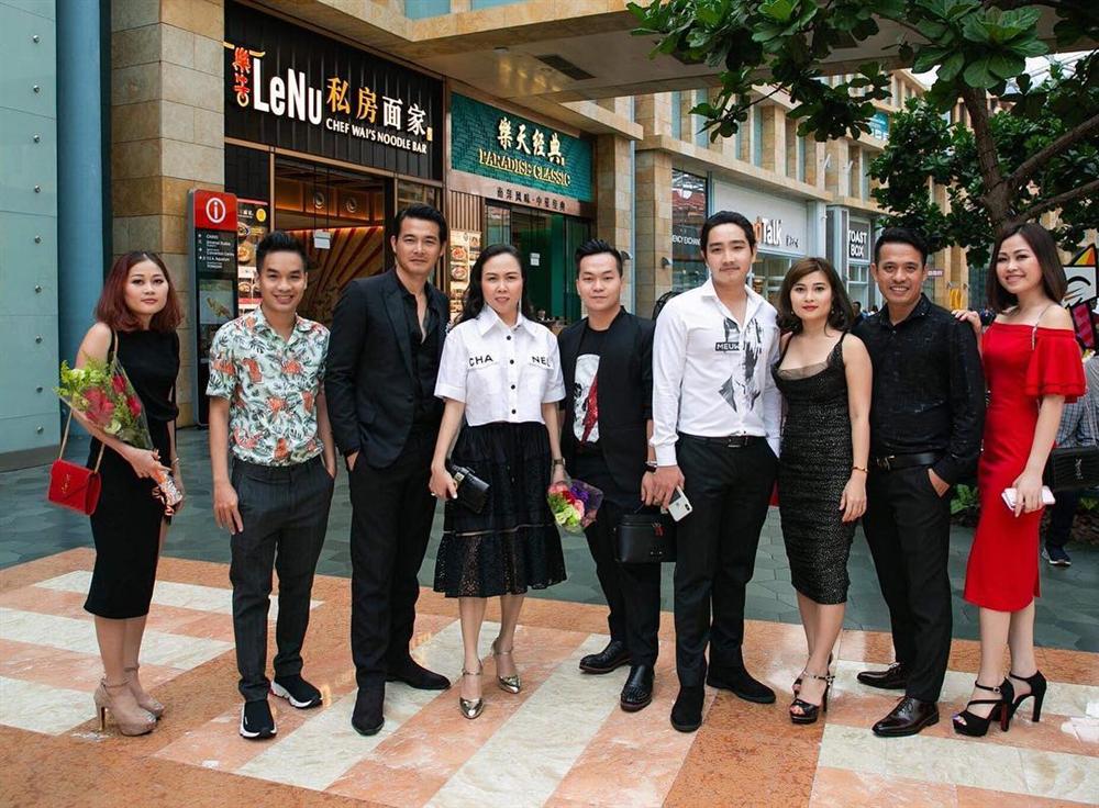 3 thế hệ mặc chung một mẫu áo: Phượng Chanel bị dìm hàng tơi tả khi đụng hàng Lan Khuê, Jennie-3