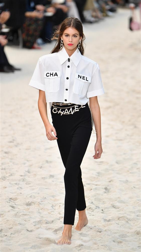 3 thế hệ mặc chung một mẫu áo: Phượng Chanel bị dìm hàng tơi tả khi đụng hàng Lan Khuê, Jennie-4