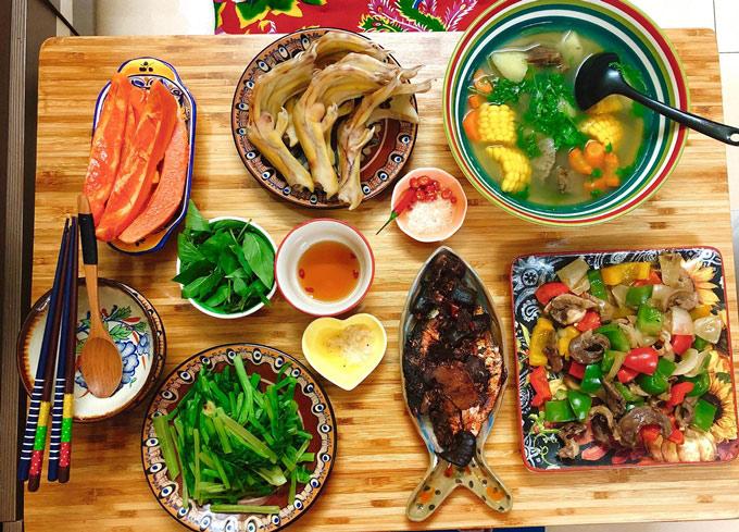 Người đẹp dao kéo của Sao mai điểm hẹn bị nói lấy hình đăng facebook giả cơm tự nấu-9