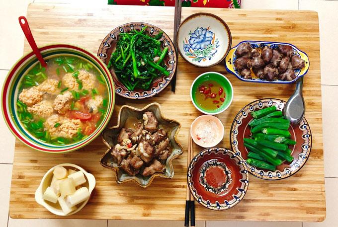 Người đẹp dao kéo của Sao mai điểm hẹn bị nói lấy hình đăng facebook giả cơm tự nấu-10