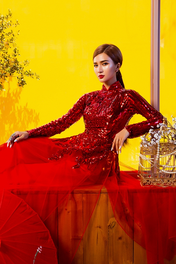 Ngắm Kim Tuyến uy quyền trong trang phục áo dài cách tân-7
