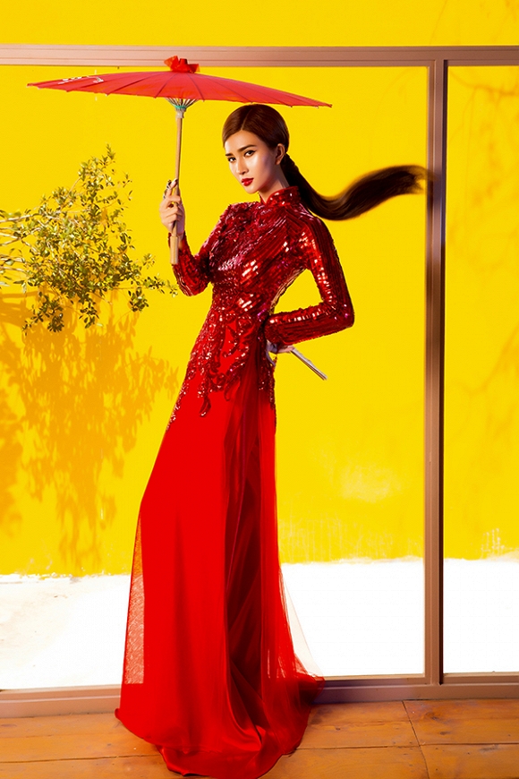 Ngắm Kim Tuyến uy quyền trong trang phục áo dài cách tân-8