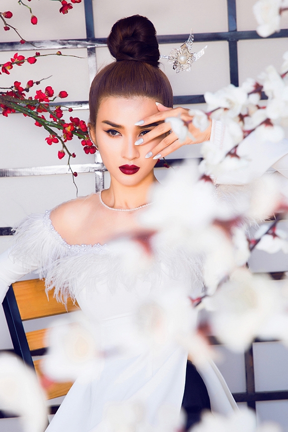 Ngắm Kim Tuyến uy quyền trong trang phục áo dài cách tân-11