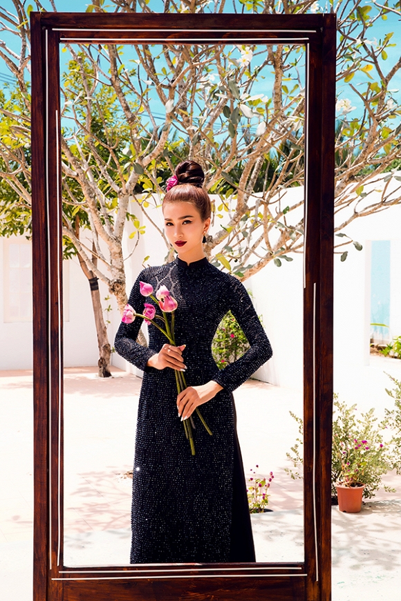 Ngắm Kim Tuyến uy quyền trong trang phục áo dài cách tân-14