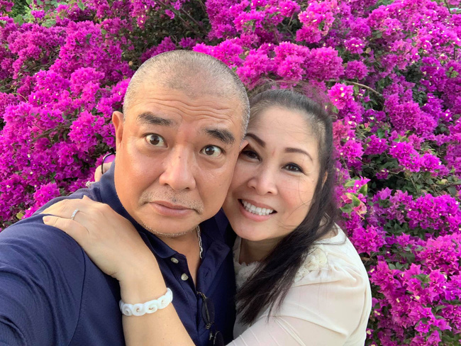 Ở tuổi xế chiều, vợ không còn xuân sắc, ông xã Hồng Vân đã nói câu rơi nước mắt thế này-3