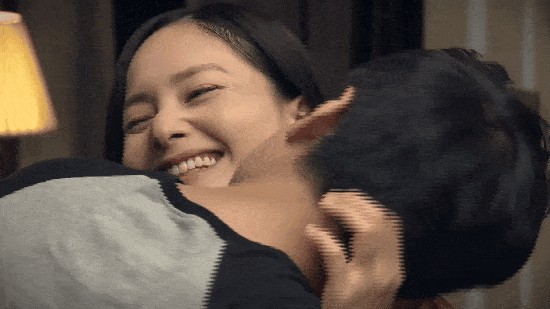 Lan Phương đóng cảnh nóng với trai trẻ và hành động gây bất bình của bà nội Minh Vượng-1