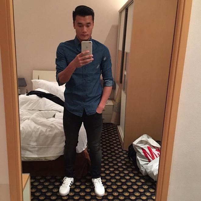 Từ cậu bé nghèo khổ, Bùi Tiến Dũng vụt sáng thành thủ môn diện hàng hiệu xa hoa-7