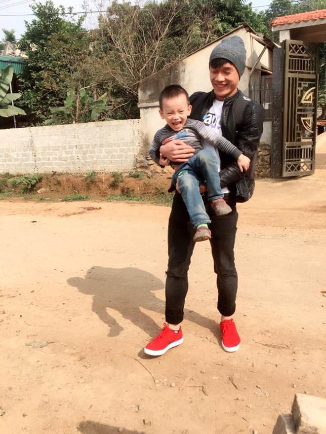 Từ cậu bé nghèo khổ, Bùi Tiến Dũng vụt sáng thành thủ môn diện hàng hiệu xa hoa-9