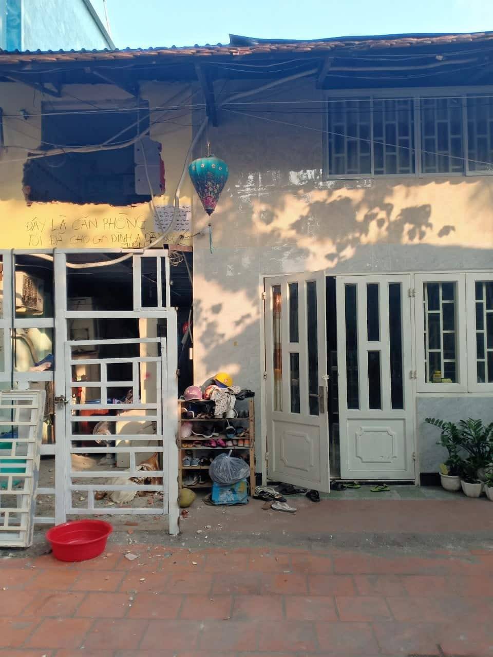 Cả gia đình kêu cứu” vì vô cớ bị đập phá nhà, lập hàng rào nhốt”-1