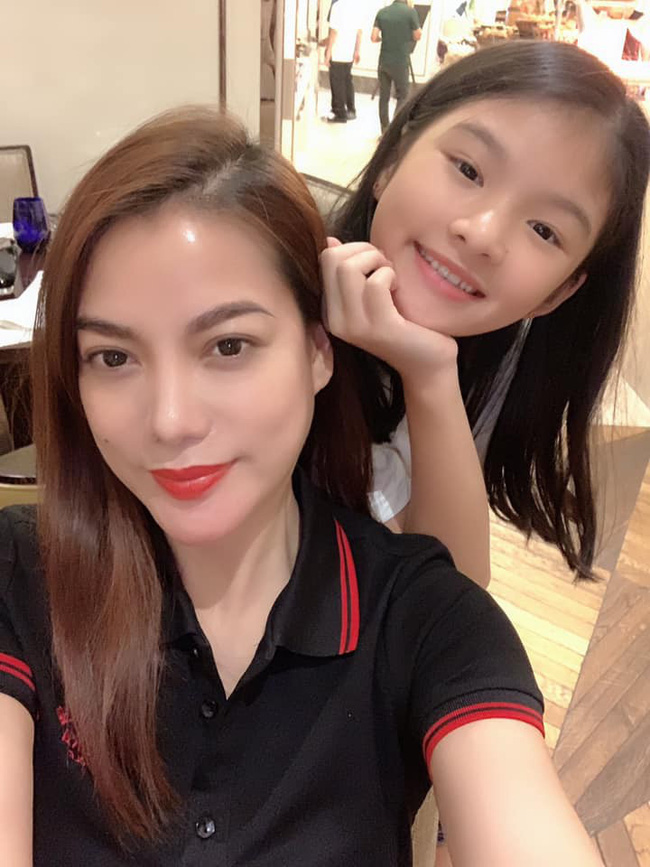 5 năm sau ngày bố mẹ ly hôn, con gái của Trương Ngọc Ánh vụt phổng phao đến bất ngờ-5