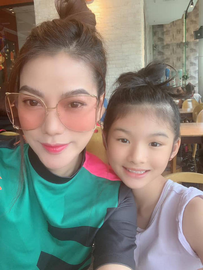 5 năm sau ngày bố mẹ ly hôn, con gái của Trương Ngọc Ánh vụt phổng phao đến bất ngờ-2