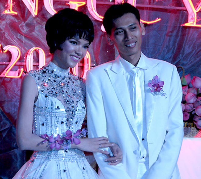 Siêu mẫu Việt nóng bỏng bị chê lấy chồng nghèo, không đẹp trai giờ ra sao?-2