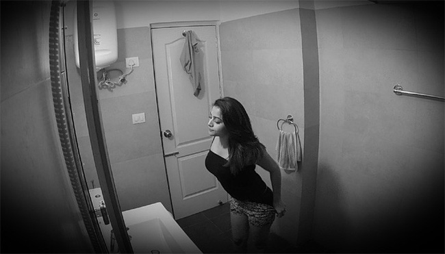 Để không trở thành nạn nhân của clip quay lén như vụ Senguri, chị em nên đề phòng bằng các cách dưới đây-13