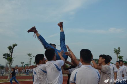 Dân mạng chia sẻ những khoảnh khắc quý giá thời đi học khiến người đọc cay mắt, bởi thanh xuân đã qua mãi chẳng thể tìm lại-12