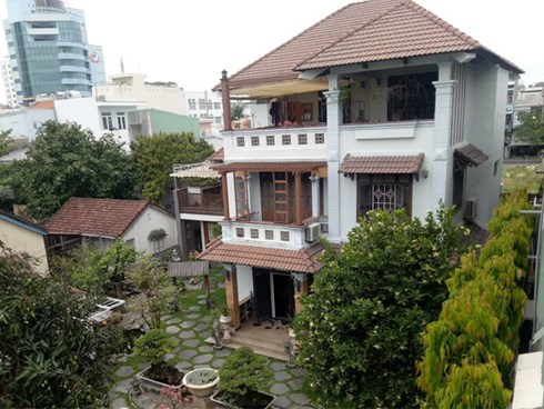 Cận cảnh dinh thự đắt đỏ của những quan chức bị khởi tố vì liên quan đến Vũ