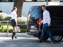 Ronaldo trở lại Madrid ra mắt thương vụ mới: Tin vui cho những… gã đầu hói! Ronaldo trở lại Madrid ra mắt thương vụ mới: Tin vui cho những… gã đầu hói!
