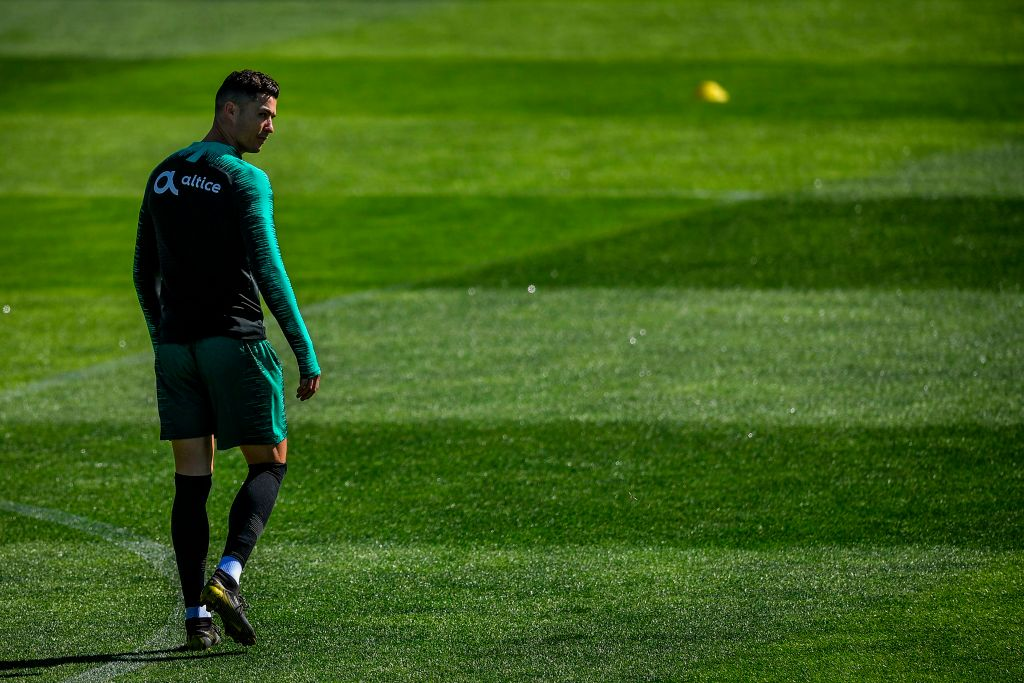 Ronaldo trở lại Madrid ra mắt thương vụ mới: Tin vui cho những… gã đầu hói!-7