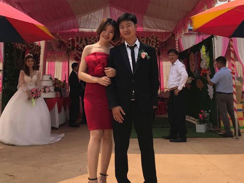 Sự thật về bức ảnh chú rể chụp cùng người yêu cũ, cô dâu uất hận đứng nhìn: Nhân vật 