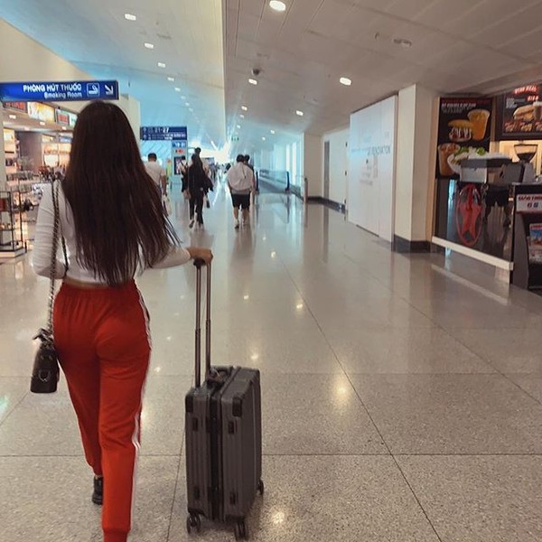 Đặng Văn Lâm đưa bản sao Ngọc Trinh sang Thái Lan sống chung-2