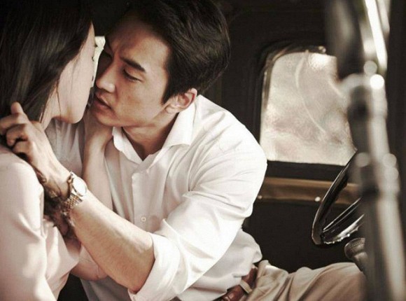 Chồng vung 2 tỷ để ép tôi ly hôn vì tôi là gà mái không biết đẻ, 3 năm sau tình cờ gặp lại nhưng cục diện thay đổi khiến anh ta ú ớ không nói nên lời-1