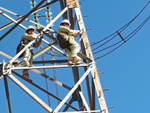 Giá điện tăng: EVN thu gần 1 tỷ USD nhưng vẫn kêu chưa đủ Giá điện tăng: EVN thu gần 1 tỷ USD nhưng vẫn kêu chưa đủ