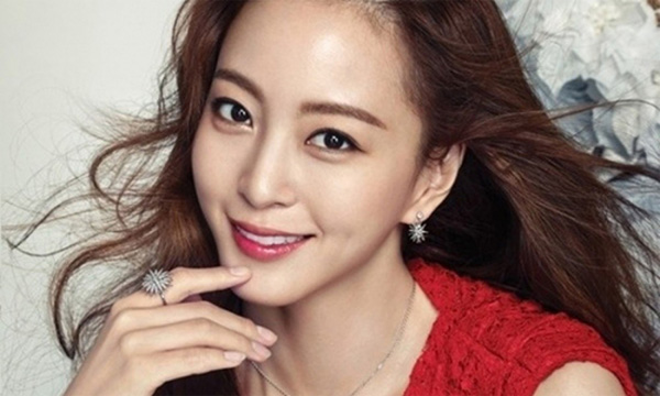 Phụ nữ sở hữu nét tướng này vô duyên với tài lộc, tình cảm long đong lận đận, cả đời khổ vì chồng con-1