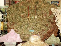 Tạc tranh rồng từ ngọc nguyên khối nặng 2 tấn, chủ nhân ra giá 10 tỷ đồng Tạc tranh rồng từ ngọc nguyên khối nặng 2 tấn, chủ nhân ra giá 10 tỷ đồng