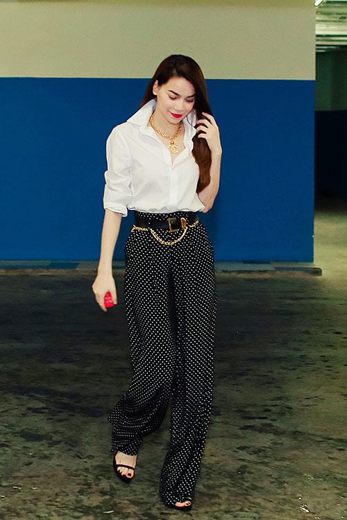 Thổi bùng trào lưu sơ mi buông cúc là Kỳ Duyên, nhưng mặc đẹp tinh tế lại là Bích Phương-8