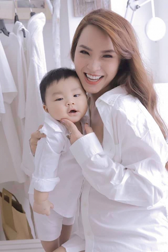 Bầu bí lần ba, ca sĩ Hải Băng vẫn xinh tươi, rạng rỡ đến phát ghen-8