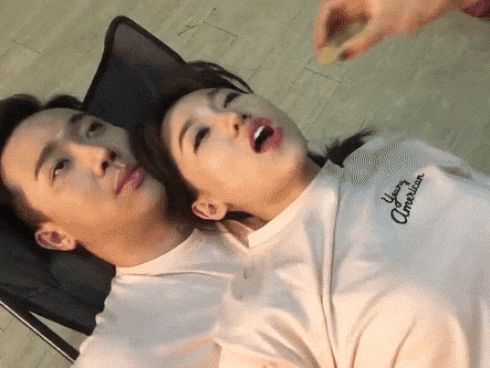 Hãy cẩn thận khi bạn thân bất ngờ tốt bụng với bạn-1