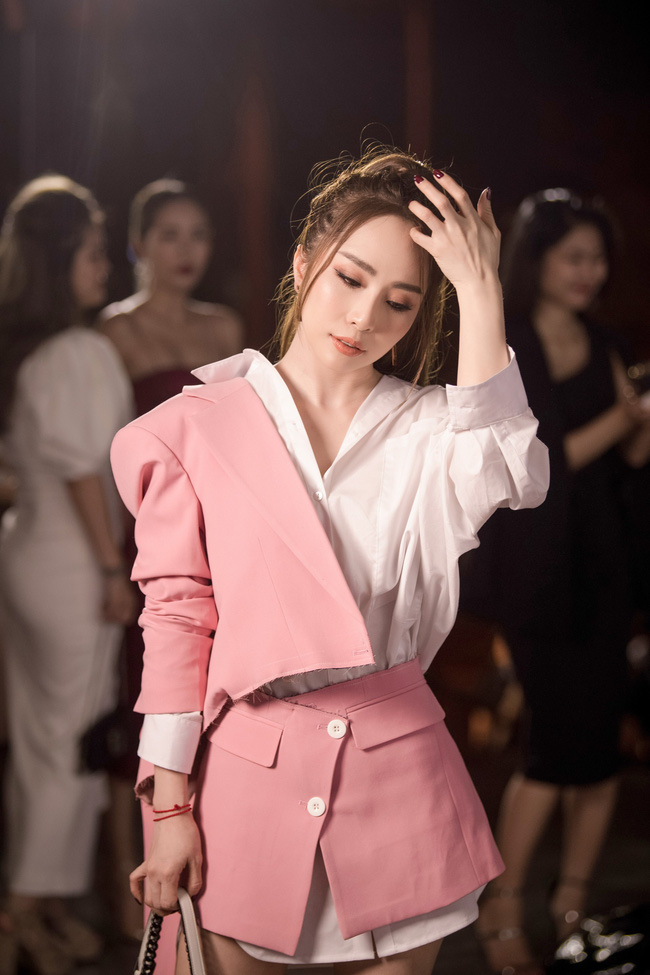 Cá sấu chúa Quỳnh Nga lần đầu xuất hiện sau tin ly hôn chồng với phong thái cực kỳ tự tin-3