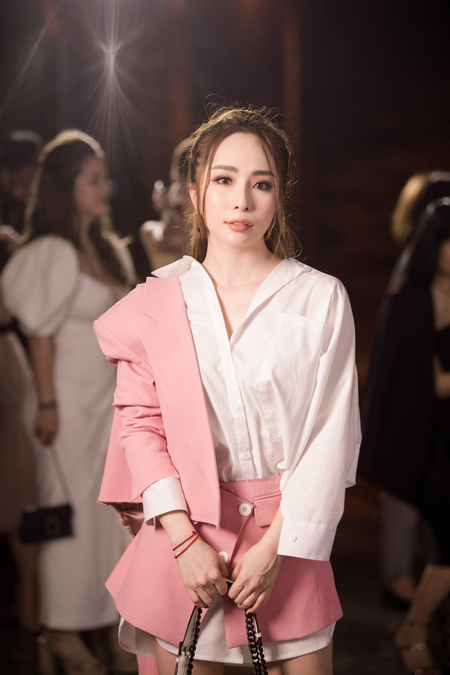 Cá sấu chúa Quỳnh Nga lần đầu xuất hiện sau tin ly hôn chồng với phong thái cực kỳ tự tin-5