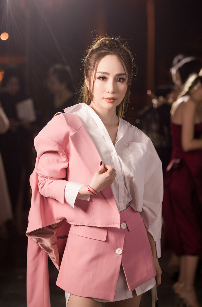 Cá sấu chúa Quỳnh Nga lần đầu xuất hiện sau tin ly hôn chồng với phong thái cực kỳ tự tin-6