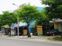 Đại gia ôtô bỏ hoang showroom, ôm tiền đổ về Đà Nẵng buôn đất Đại gia ôtô bỏ hoang showroom, ôm tiền đổ về Đà Nẵng buôn đất
