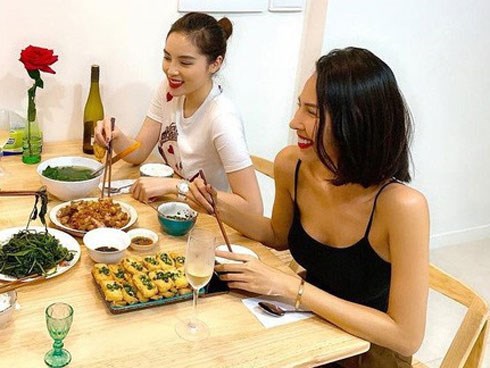 Kỳ Duyên và Minh Triệu dính nhau như sam, lộ bằng chứng hai người đẹp đã về chung một nhà?