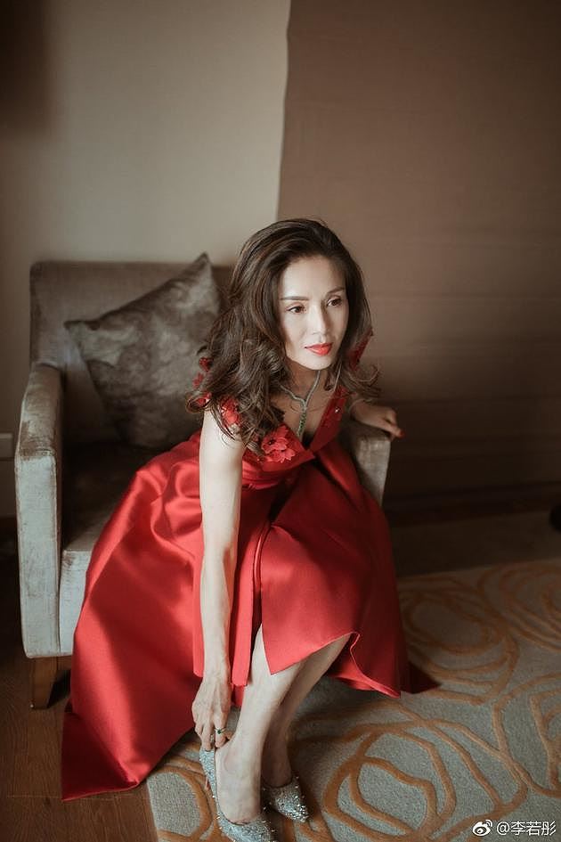 ‘Tiểu Long Nữ’ Lý Nhược Đồng gây bão vì quá đẹp tuổi 45-3