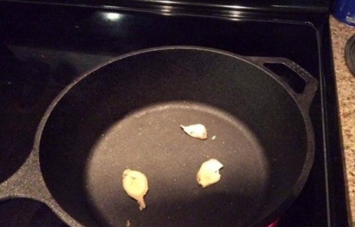 Bỏ thêm cái này vào chảo khi chiên rán đồ ăn ai cũng chửi dở hơi, nhưng kết quả vô cùng bất ngờ-2