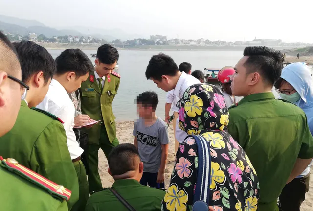 Kinh hoàng 8 học sinh chết đuối trên sông Đà-3